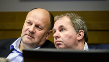 Trondheim 20190122.
Dag to av rettsaken Kåre Ingebrigtsen og Erik Hoftun har anlagt mot Rosenborg etter at de i sommer (2018) fikk sparken som trenere i klubben. Idag, tirsdag, foregår partsforklaringene i Sør-Trøndelag tingrett. Ivar Koteng og Trond Alstad diskuterer seg i mellom mens Kåre Ingebrigtsen forklarer seg for retten.
POOL
Foto: Ole Martin Wold / NTB scanpix Trondheim 20190122.
Dag to av rettsaken Kåre Ingebrigtsen og Erik Hoftun har anlagt mot Rosenborg etter at de i sommer (2018) fikk sparken som trenere i klubben. Idag, tirsdag, foregår partsforklaringene i Sør-Trøndelag tingrett. Ivar Koteng og Trond Alstad diskuterer seg i mellom mens Kåre Ingebrigtsen forklarer seg for retten.
POOL
Foto: Ole Martin Wold / NTB scanpix