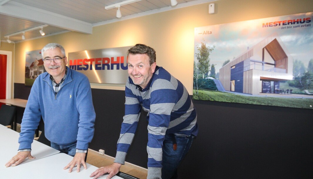 <span class=" font-weight-bold" data-lab-font_weight_desktop="font-weight-bold">I STØTET</span>: Ulf Larsen og Jørn Erik Ruud (t.h.) i Mesterbygg Moss opplever en uvanlig sterk pågang etter nye boliger. – Tidene har aldri vært bedre. Vi skulle bare ønske vi kunne få bygge mye mer, sier de to. <span class=" font-weight-bold" data-lab-font_weight_desktop="font-weight-bold">I STØTET</span>: Ulf Larsen og Jørn Erik Ruud (t.h.) i Mesterbygg Moss opplever en uvanlig sterk pågang etter nye boliger. – Tidene har aldri vært bedre. Vi skulle bare ønske vi kunne få bygge mye mer, sier de to.